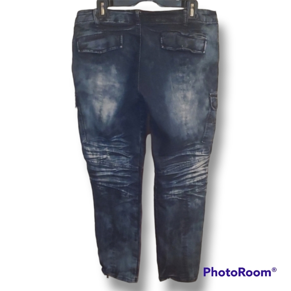 Almost Famous Distressed Mid Rise Jeans - Picture 5 of 10